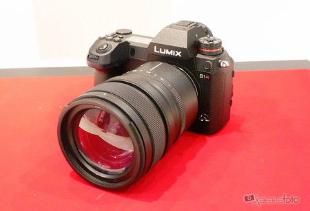 Panasonic Lumix S1R y S1: Primeras impresiones con la cámara en las manos y los planes de la firma en su salto al full frame