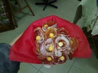 Delicioso regalo para las mamás recientes: un ramo de jamón