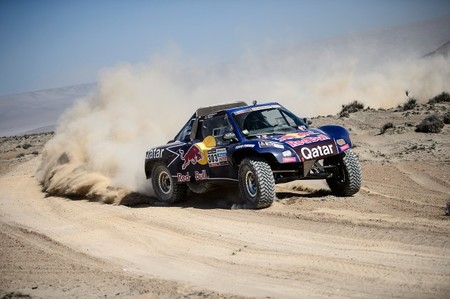Carlos Sainz fuera del Dakar por problemas de motor