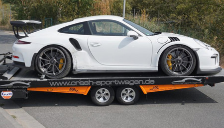 Dolorpasión™: el resultado de dejarle a tu sobrino tu nuevo Porsche 911 GT3 RS