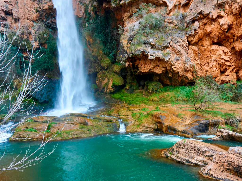 Una cascada con altura, la vía verde más larga de España y ríos refrescantes: la parada en Castellón más deliciosa del verano