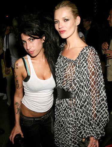 Amy Winehouse le robó cocaína a Kate Moss