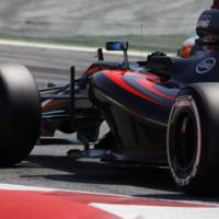 Ferrari, Red Bull y McLaren no ven la luz en Montmeló 