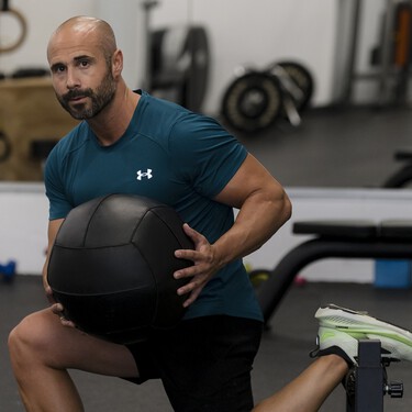 Rubén Río, entrenador personal: "A partir de los 40 años, aunque te veas con mucha fuerza para entrenar, debes moderar las cargas"