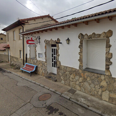 Se subasta por cinco euros el único bar de un pueblo de León para mantenerlo con vida. Han recibido peticiones "incluso de Ecuador" 