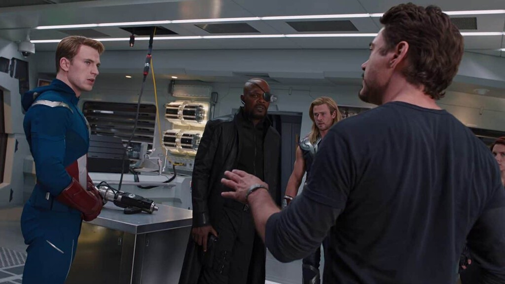 Pausa la primera película de Avengers en el minuto 54 con 17 segundos, y verás a un personaje jugando un clásico de los arcades 