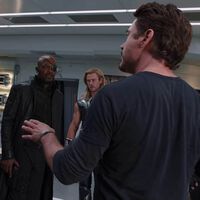 Pausa la primera película de Avengers en el minuto 54 con 17 segundos, y verás a un personaje jugando un clásico de los arcades 