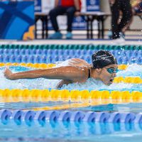 Alguien llenó una piscina de jarabe para saber si se puede nadar más rápido que en agua. Terminó ganando un Premio Nobel