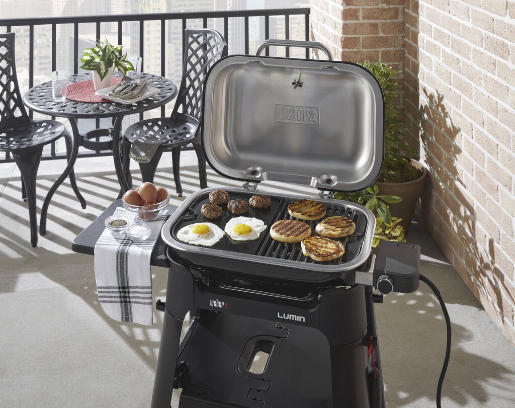 Esta barbacoa es portátil, sirve para todo tipo de cocina y se puede usar en balcones y terrazas y no usa ni gas ni carbón 