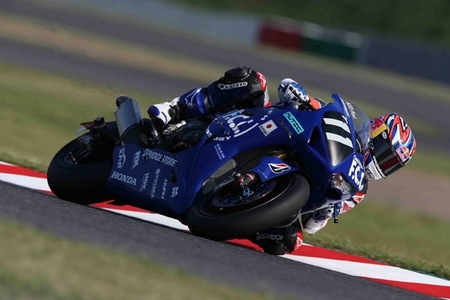 Jonathan Rea gana las 8 horas de Suzuka con el F.C.C. TSR Honda