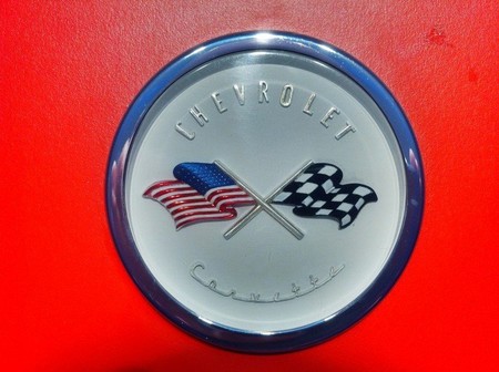 Así fue la historia del logotipo prohibido del Chevrolet Corvette