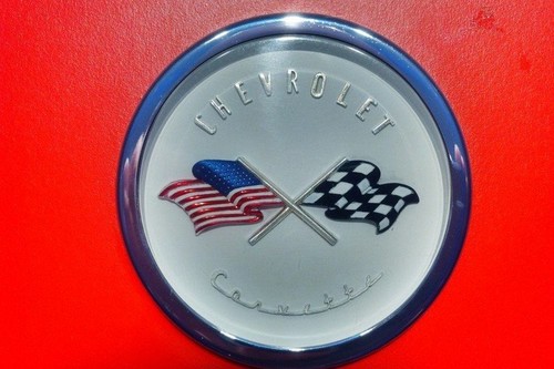 Así fue la historia del logotipo prohibido del Chevrolet Corvette