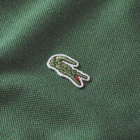 Lacoste derrocha elegancia con este polo comodísimo para verano con descuentazo incluido 