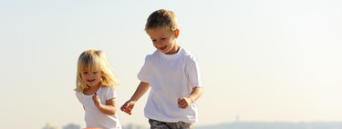 ¿Deben los hermanos mayores cuidar de los más pequeños?