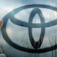 Toyota acaba de patentar la primera moto de su historia. No es una canita al aire, quieren hacerle la competencia a Honda y Yamaha