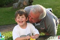 ¿Deben los abuelos cuidar de nuestros hijos?