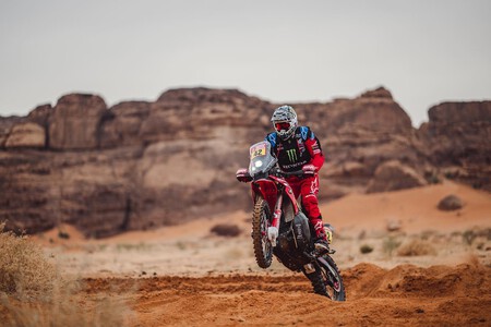 Adrien van Beveren lidera la respuesta de Honda; caída para Joan Barreda, que pierde casi 20 minutos