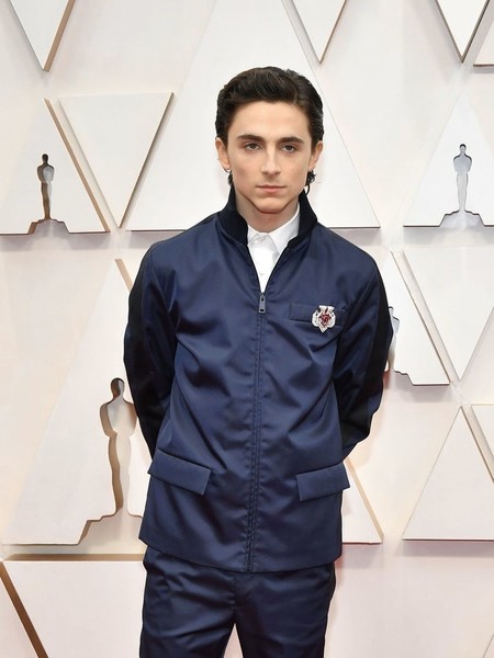 Timothée Chalamet lleva la informalidad de la chaqueta deportiva a los premios Óscar