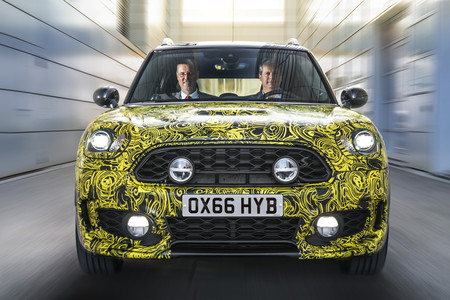 MINI tiene casi listo su Countryman híbrido enchufable