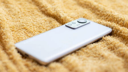 Xiaomi 12。Xiaomi 12 Liteのデザインは同じですが、6.5インチの画面を備えています