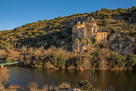 Destinos Espana Otono Ciudades Pueblos Bonitos Baratos Escapada Sin Turistas