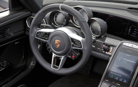 Porsche 918 Spyder negro y naranja 020