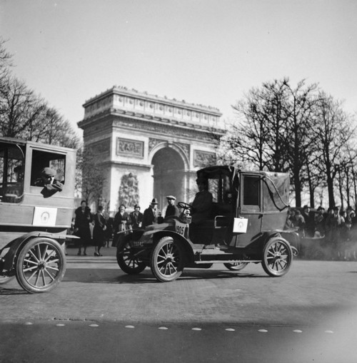 De llevar soldados al frente en taxi a ser predecesores de Uber. Esta es la increíble historia de los taxis de la Marne