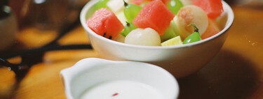 ¿Es bueno cenar solo fruta o un yogur? 