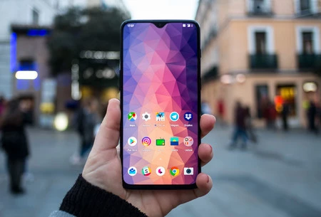 Móviles baratos en oferta hoy: Xiaomi Mi 9, OnePlus 6T y Samsung Galaxy A7 rebajados