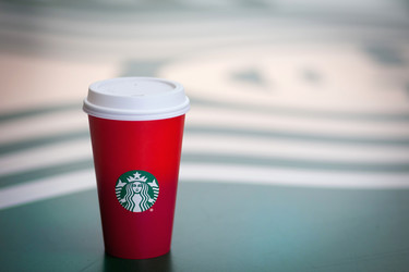 ¡Ya es Navidad en Starbucks! Y viene en forma de polémica... 