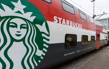 El debut de la primera concept store a bordo de un tren de manos de Starbucks 