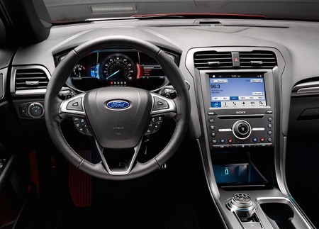 Ford llama a revisión a 1,4 millones de coches porque ¡se les puede salir el volante!