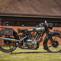 La llaman la Rolls-Royce de dos ruedas y son las motos más caras del mundo, pero detrás está la historia de todo un pionero