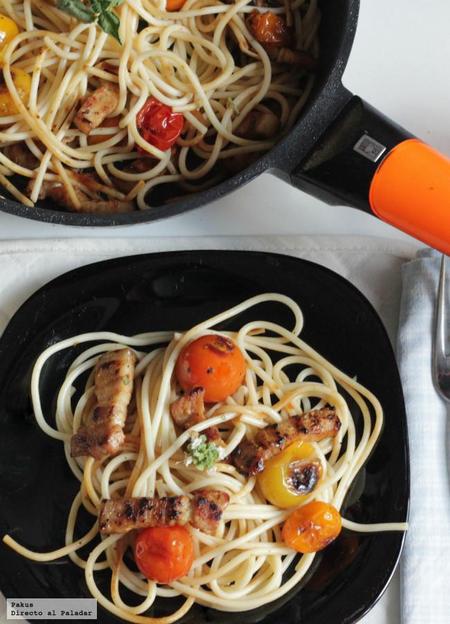 Receta de espaguetis salteados con tomates cherry y panceta