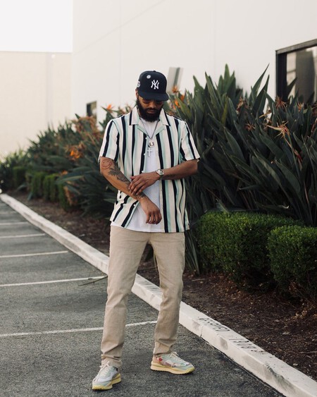 El Mejor Street Style De La Semana Hace Que La Camisa Resort Se Vuelv La Prenda Llena De Color Mas Dinamica De Nuestros Looks 6