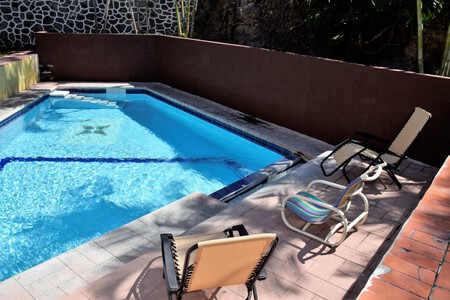 Aguas termales, ambiente festivo y música en vivo: lo que te espera en el Balneario Agua Hedionda 