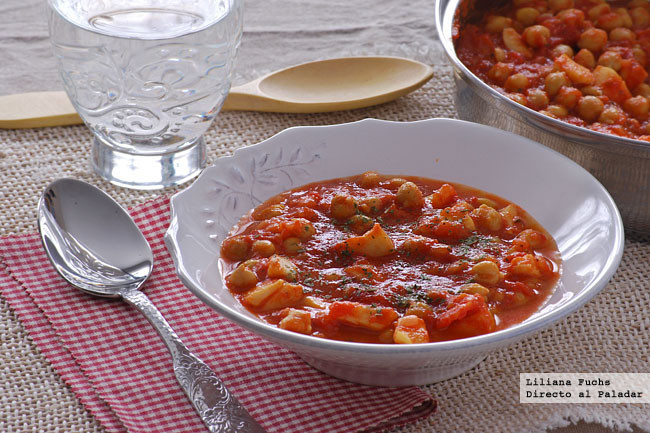 Garbanzos guisados con pota y tomate: receta de cuchara marinera y económica
