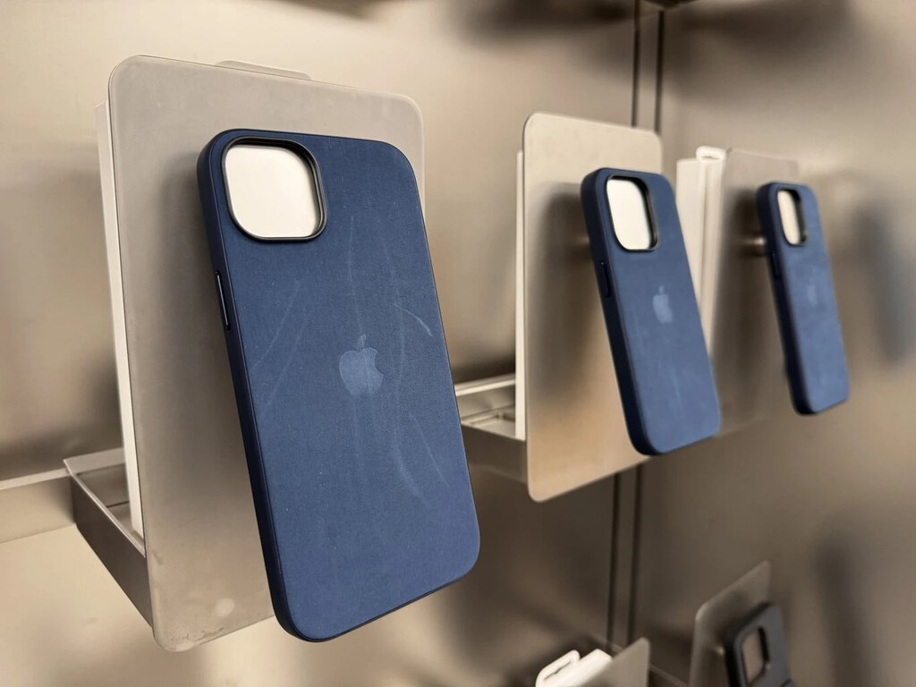 Se filtra el sustituto del polémico FineWoven: Apple prepara un material más resistente para las fundas del iPhone 17 