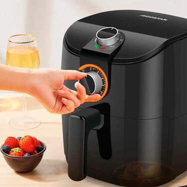 O truque do copo de água na airfryer para soltar a gordura e limpar é um dos melhores que me ensinaram
