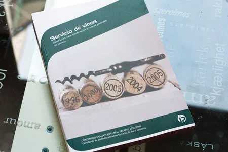 Servicio de vinos. Una guía para aprenderlo todo sobre el vino