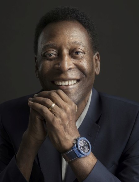 HUBLOT lanza un reloj para la UEFA Champions League con Pelé como su embajador
