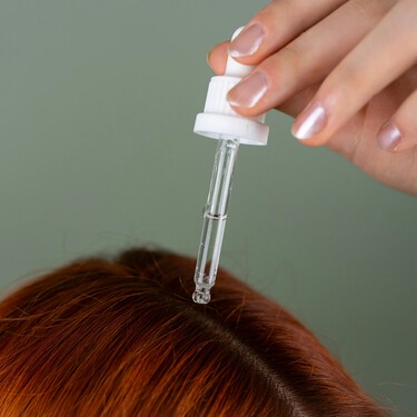 Tres peluqueros han hablado sobre el aceite de argán para el pelo y coinciden en que es un gran aliado para nutrir y reparar