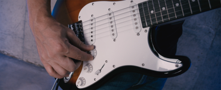 Este kit de iniciación con una guitarra eléctrica y un amplificador es el más vendido de Amazon y hoy lo tienes a su precio mínimo