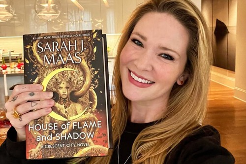Sarah J. Maas