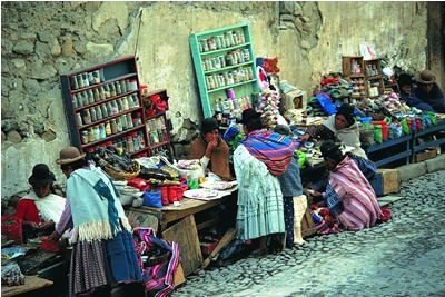 Tradición y color en el Mercado de Tarabuco