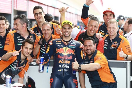 Miguel Oliveira hace historia con la KTM de Moto2: pole y segunda posición en el GP de Argentina