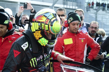 Valentino Rossi "se relaja" en Nurburgring con un Ferrari 458 GT3