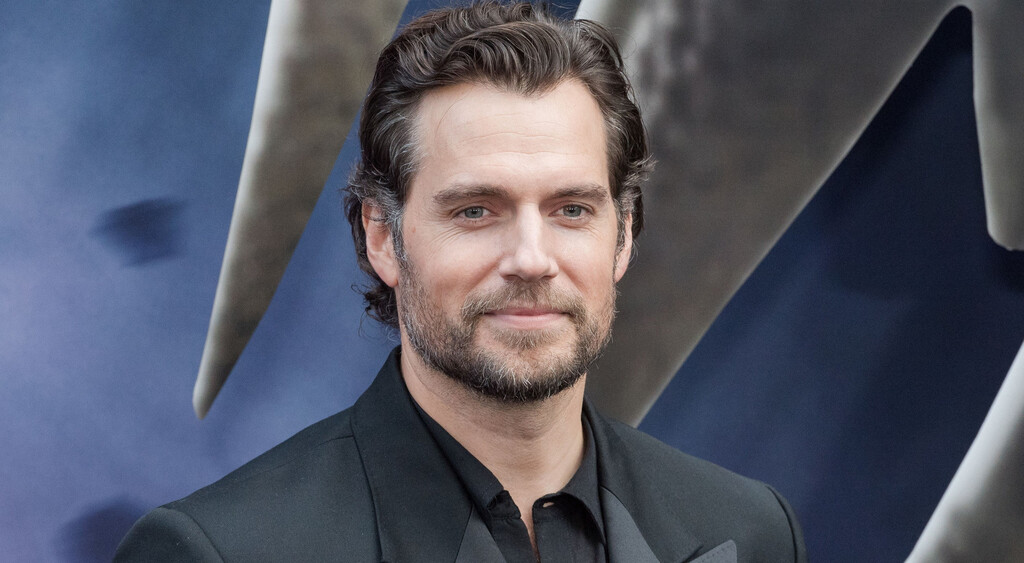 Henry Cavill como Geralt de Rivia