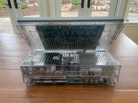 マッキントッシュポータブルプロトタイプ6 800x600