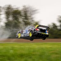 El nuevo Gymkhana de Travis Pastrana a bordo del Hoonigan WRX STI es un festín de acrobacias y olor a caucho quemado